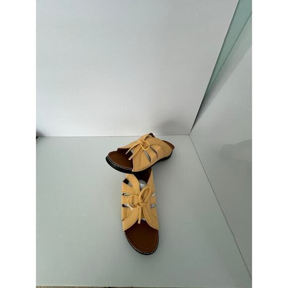 New Women Cute Yellow Front Bow Slide on slipper Size 41 (US 10) - Picture 6 of 9